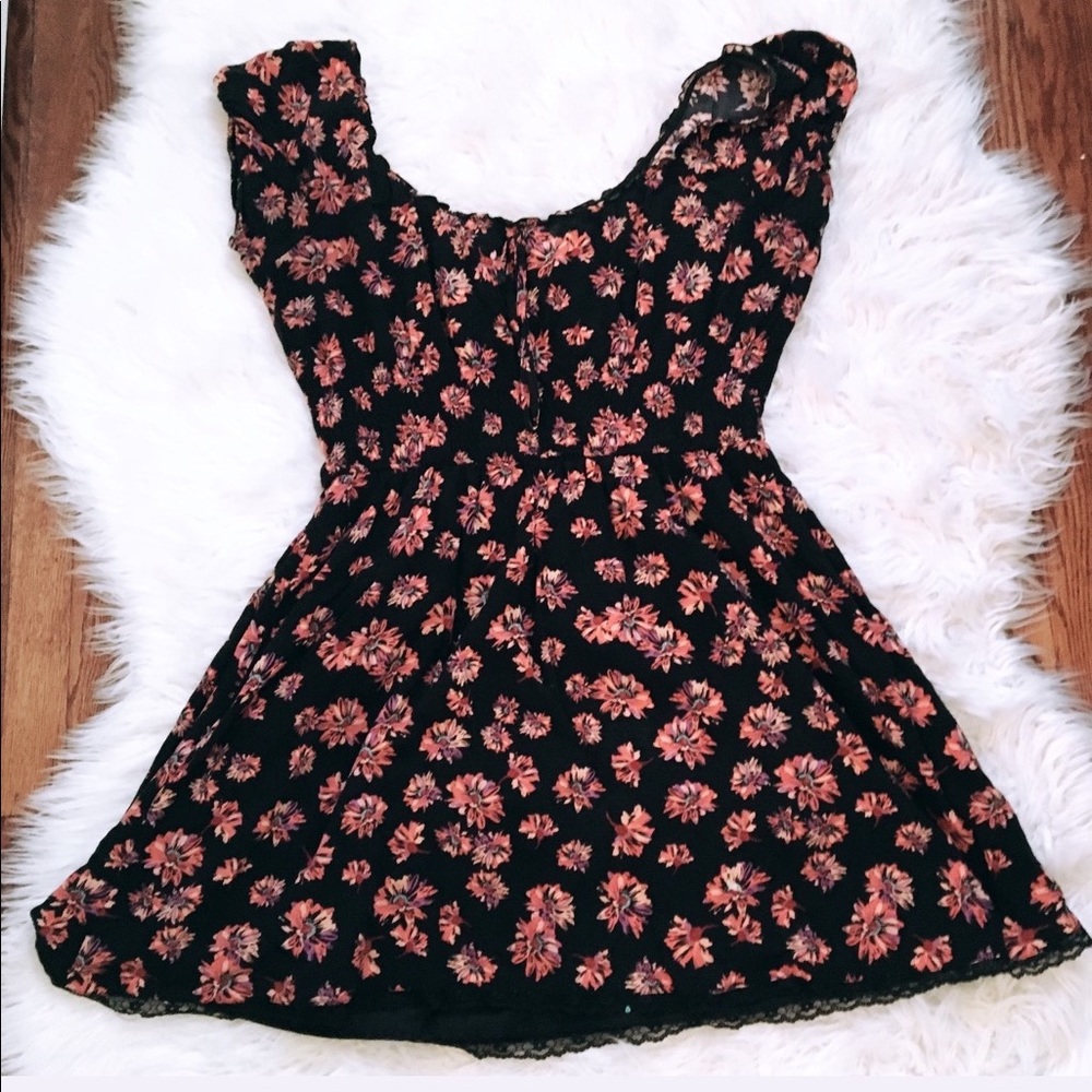 ✨ Black floral dress